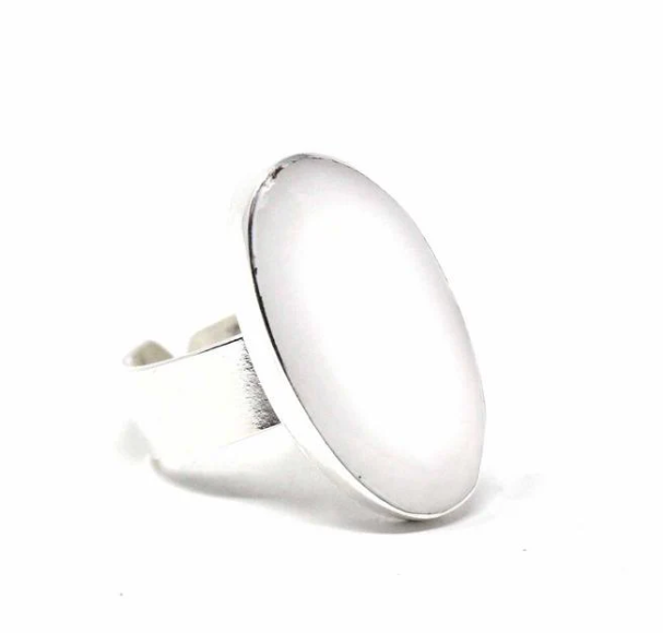 Ring, Mother of Pearl Oval